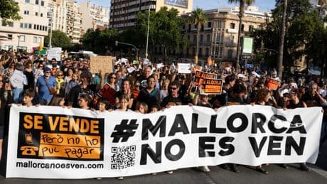 "Tourist, go home!": la grogne espagnole contre le surtourisme s'étend au reste de l'Europe (avec des pistolets à eau)