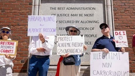Harvard presenta su caso contra el gobierno en los tribunales