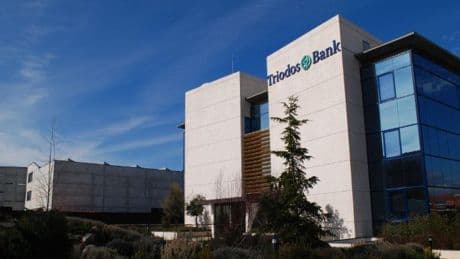 La gran alianza bancaria para la reducción de emisiones flexibiliza objetivos y provoca la salida del banco 'verde' Triodos