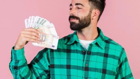 ¿Eres rico o pobre? Esto es lo que dice un experto en economía