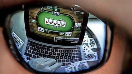 ’Gokgedupeerden’ willen hun geld terug van onlinecasino’s: maken ze een kans, ze drukten toch zelf op het knopje?