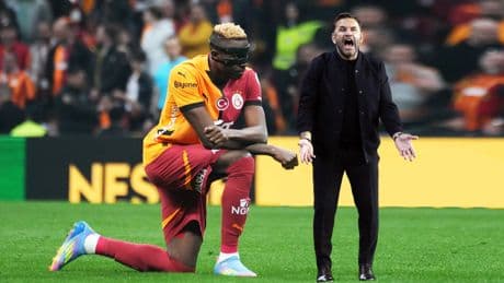 Okan Buruk isyan etti! "Osimhen için ortaya atılan iddialar doğru değil"