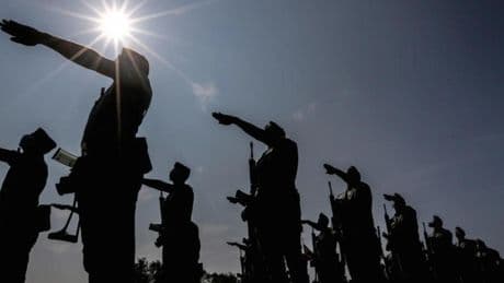 El Gobierno lleva a la Fiscalía militar a unos legionarios que corearon "rojo muerto, abono 'pa' mi huerto" en Córdoba