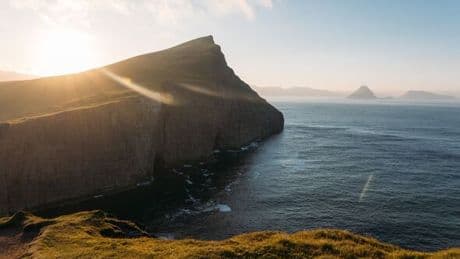 The insanely beautiful European lake that's ‘floating’ on top of the Atlantic Ocean