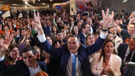 El presidente de Portugal encarga formar gobierno al conservador Luís Montenegro