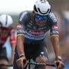 Van der Poel maakt favorietenrol waar in Renewi Tour met fraaie ritzege op 'Muur'