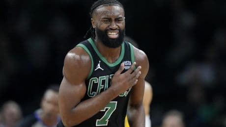 El drama de los Celtics que no cesa: Brown sufre el desgarro de un menisco