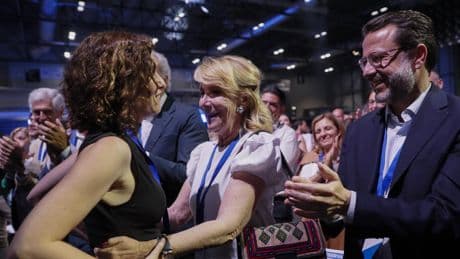 Ayuso no puede quedar excluida de la ponencia política del Congreso del PP