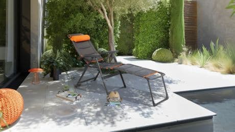 Viel Komfort für wenig Geld: Bequemer Camping-Liegestuhl für 49,99 Euro