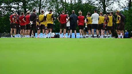 Der Sommerpausen-Plan - In Ostfriesland legt St. Pauli wieder los