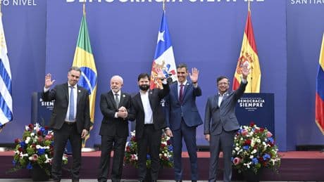 Sánchez, con Petro, Lula y Boric, monta su propia internacional para atacar a la &quot;derecha tradicional&quot;