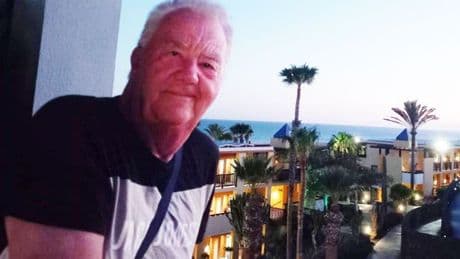 British dad dies after eating 'half-cooked' chicken in plush 4-star holiday hotel