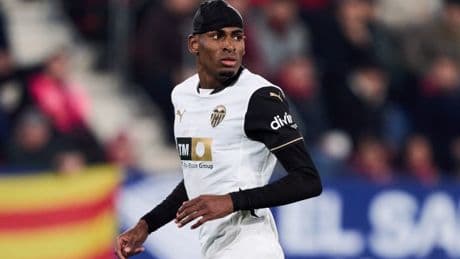 Valencia captain sends message to Cristhian Mosquera as club respond to Arsenal transfer bid