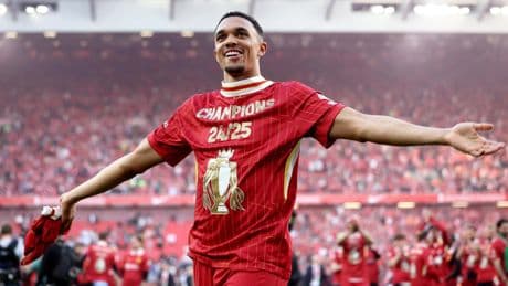 Arnold, el 'normal lad' de Liverpool que no quiso cometer el error de su ídolo Gerrard y dará luz a la banda del Madrid