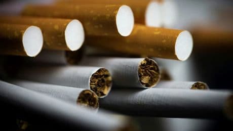 "C'est une très bonne mesure": le président de la Fédération française d'addictologie salue les nouvelles règles contre les cigarettes