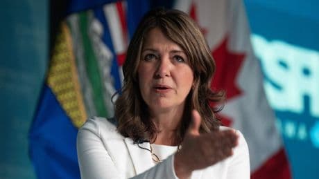 Danielle Smith promises Alberta separation referendum if signatures warrant