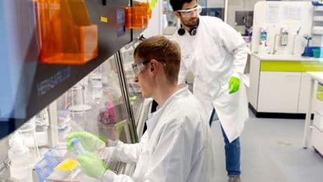 Biontech erwartet Milliarden für neues Krebsmedikament - Verluste halbiert