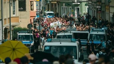 CSD in Bautzen: Rechtsextremer Aufmarsch gegen queere Demonstration in Sachsen