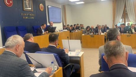 Merkez Bankası Başkanı Karahan Mecliste protesto edildi