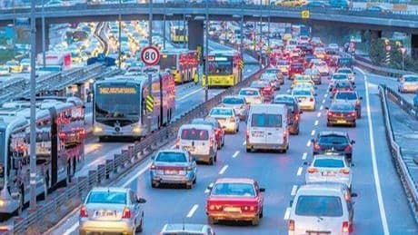 İstanbul’da yollarda kaybedilen zaman ömür tüketiyor: Trafik 1 yılda 105 saat yedi