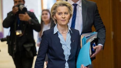La justicia europea reprocha a Von der Leyen que ocultara los mensajes que envió al jefe de Pfizer por las vacunas contra la covid