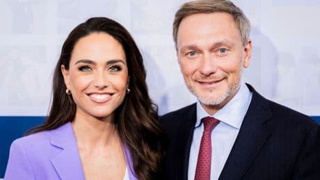 Baby-Cover: Lindner und Lehfeldt klagen gegen „Titanic“