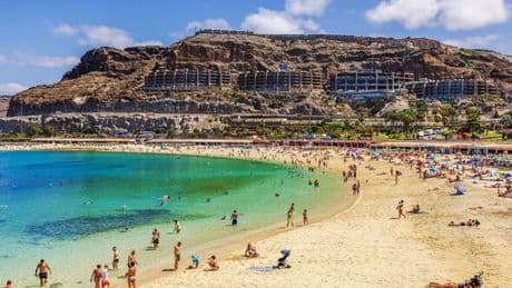 Canary Island where everyone from Norway seems to holiday - not Tenerife or Lanzarote