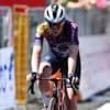 Van der Breggen grijpt op circuit van Imola naast dagwinst in slotrit Giro