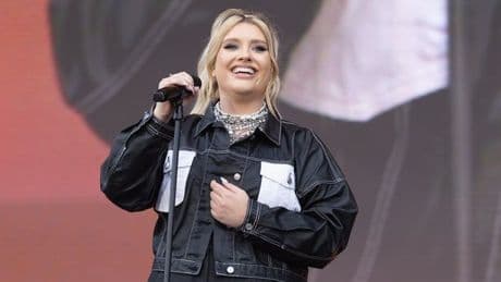 Common signs of Endometriosis as pop star Ella Henderson opens up about 'devastating' diagnosis