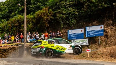 Duelo entre los Skoda de ‘Cohete’ y Pardo en los primeros tramos de Ourense