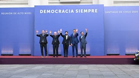 Sánchez muestra su sintonía con la izquierda latinoamericana en "defensa de la democracia"