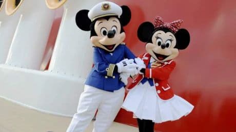 El inquietante aspecto que tenía Mickey Mouse en Disneyland en los años 50 se hace viral: "Es aterrador"