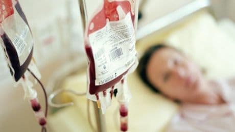 Un equipo japonés consigue desarrollar sangre artificial: es morada y sirve para cualquier grupo sanguíneo