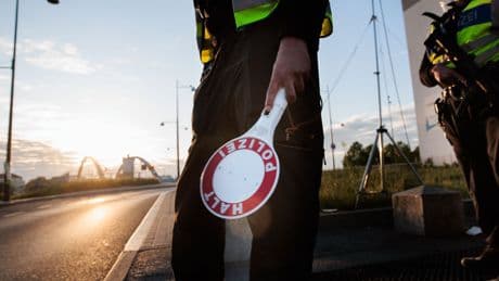 Duitse kanselier Merz wil grenscontroles doorzetten, al is zijn coalitie verdeeld