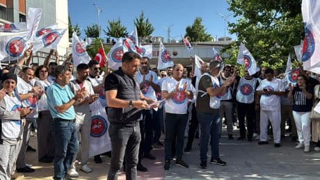 Elâzığ’da kamuda çalışan sağlık işçilerinden grev mesajı