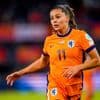 Lieke Martens overweegt te stoppen met voetballen: ‘Ik wil een heel goede moeder zijn’