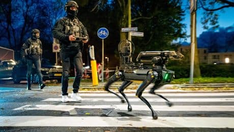 Robothond Spot rukt op bij politie, maar op het slagveld zijn ze alweer stap verder met dodelijke techniek