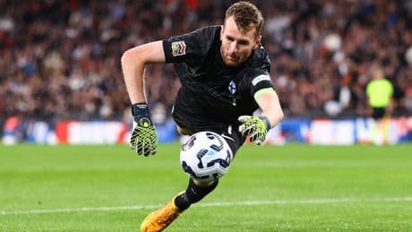 Ausgerechnet im 100. Länderspiel - Hradecky trifft auf Nachfolger Flekken