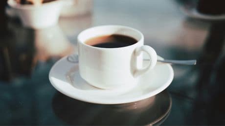 Une étude confirme que votre café du matin fait plus que vous réveiller, il améliore également votre humeur