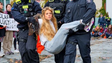 Klimaaktivistin Anja Windl: Diese Frau soll eine Gefährdung für Österreich sein?