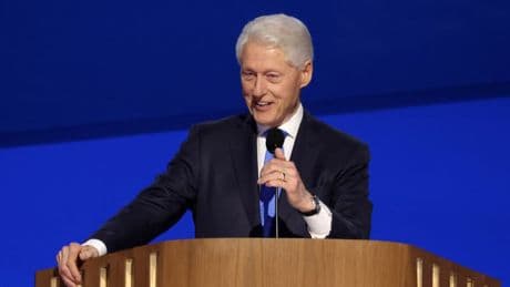 Bill Clinton a, comme Donald Trump, envoyé une note pour l'anniversaire de Jeffrey Epstein, selon le Wall Street Journal