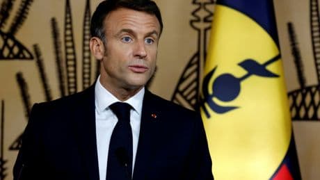 Nouvelle-Calédonie: Emmanuel Macron ouvre un sommet à Paris, sur fond d'incertitudes persistantes