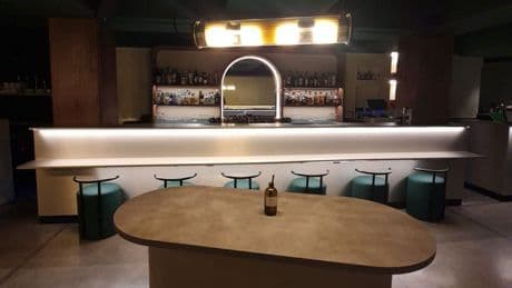 El bar de Sant Antoni donde los cócteles son remedios y la música medicina para el alma