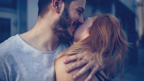 Öğrenince şok olacaksınız! Yaşlanmanın sırrı 'öpücük'te saklı olabilir mi? Hücre yaşlanmasını yavaşlatıyor