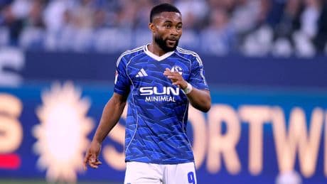 Stürmer lässt sein Haustier einfach zurück - Hunde-Skandal auf Schalke