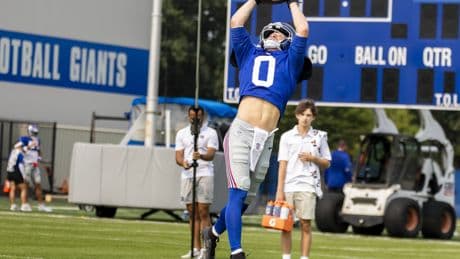 Jameis Winston connects with Gunner Olszewski for late touchdown at Giants camp