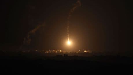 Israel bombardea intensamente la ciudad de Gaza mientras sus tropas avanzan