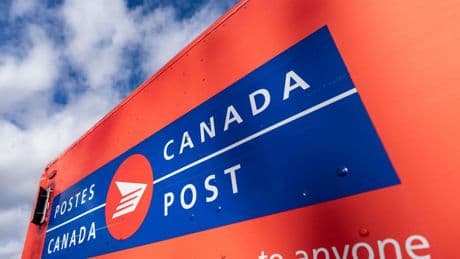 Canada Post is 'effectively bankrupt,' should phase out door-to-door letter mail delivery: report
