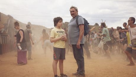 Sirat: Oliver Laxe hace saltar Cannes y el cine por los aires (****)