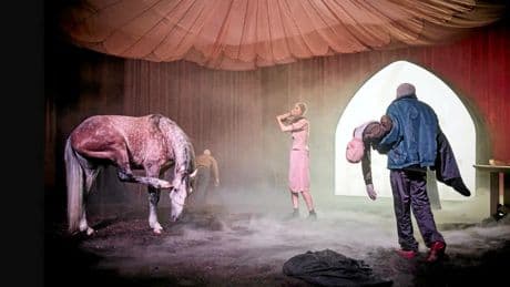 Théâtre : quel spectacle réserver (ou éviter) au mois de mai ?